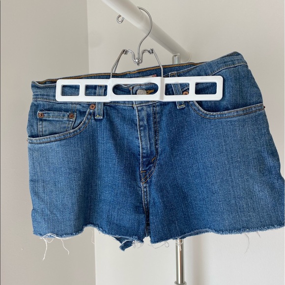 Levi shorts - Picture 2 of 4